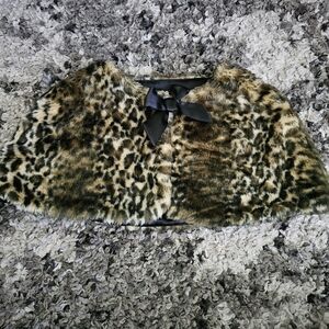 Girls Fancy Faux Fur Shoulder Cover Cape Shawl Fuzzy Crop Coat Size 2-4 Years